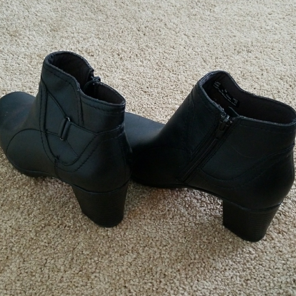 Clarks heeled booties